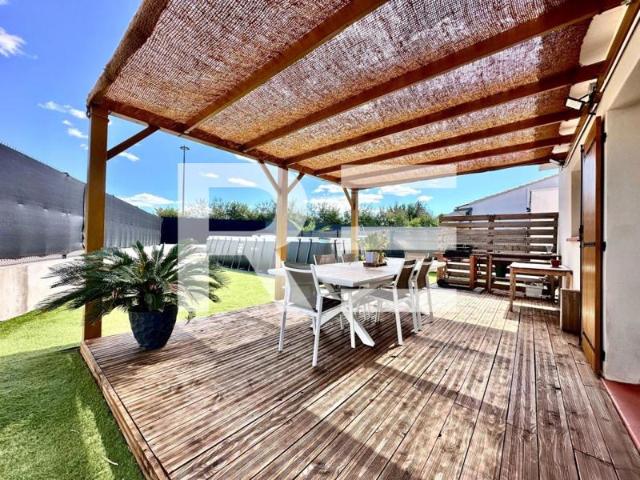 Maison de plain pied, 4 pièces 90m2, 3 chambres sur une terrain de 420m2 à Junas