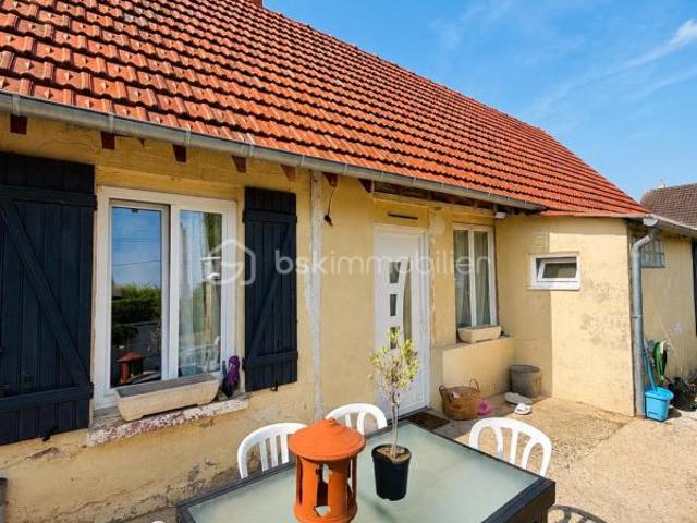 Maison de plain pied 65 m² avec combles aménageables et terrasse, au calme en impasse — Tourny