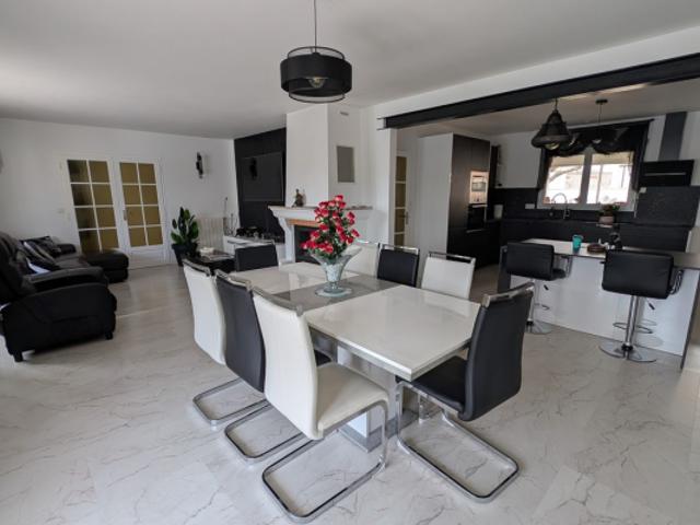 Maison de plain pied 6 pièces sur parcelle de 1260 m2