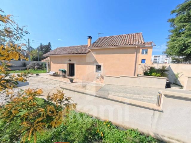 Maison de plain pied 116 m2 avec 3 chambres, terrasse et sou