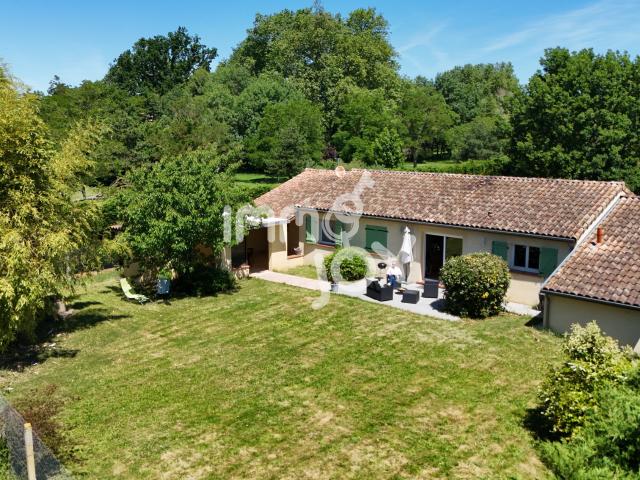 Maison de plain pied, 129 m2, jusqu'à 4 chambres, terrain de 960 m2, aucun vis à vis, calme absolu
