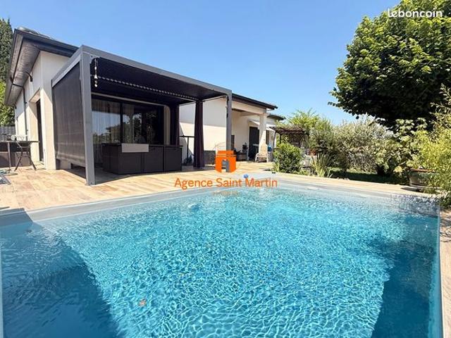 Maison de Plain Pied 135 m2, 4 Chambres, Piscine et Garage