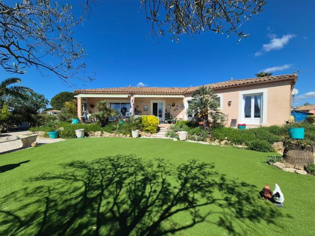 Maison de plain pied 140m2 avec piscine sur 1161 m2 de terra. 140m² Saint Geniès de Fontedit