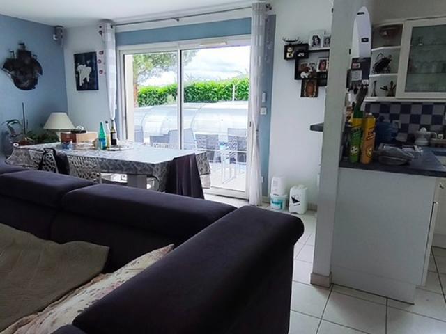 MAISON DE PLAIN PIED – 167 M² – PISCINE AVEC ABRI HAUT – DPE B – PANNEAUX SOLAIRES – 3 596 M² DE TERRAIN – CLAM, À 5 MINUTES DE JONZAC