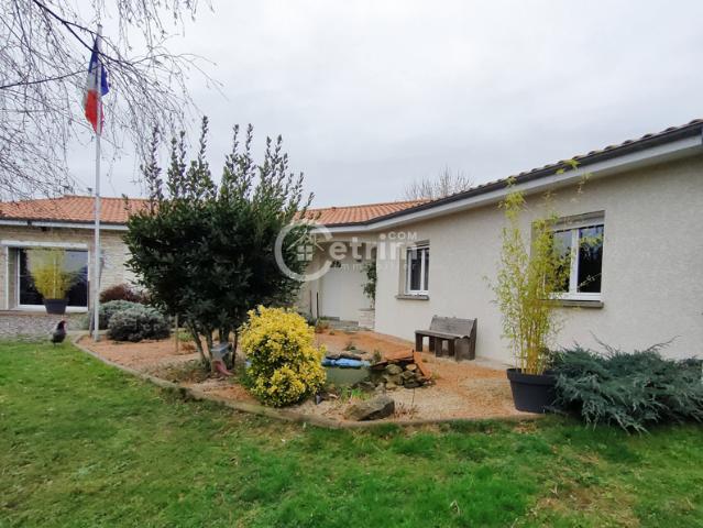 Maison de plain pied 218 m2 avec jardin
