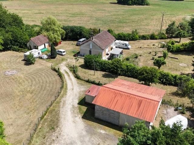 MAISON DE PLAIN PIED 2 CHAMBRES + GARAGE + PETITE MAISON DE 40M²