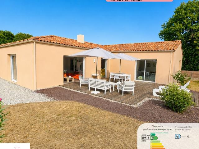 Maison de plain pied 3 chambres Garage CHAILLE SOUS LES ORMEAUX