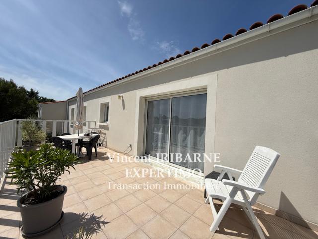 Maison de Plain Pied, 3 Chambres, Garage et Jardin, Saintes