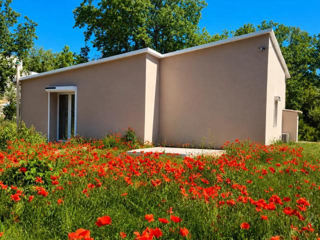 Maison de plain pied T3 avec grand terrain – Saint Maximin la Sainte Baume 83470