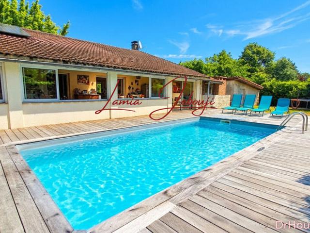 Maison de plain pied T4 avec piscine jardin et garage au Haillan