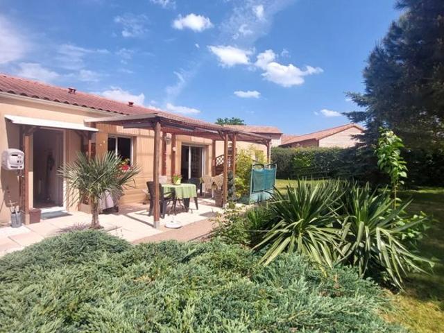 Maison de plain pied à Chiché