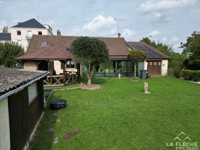 Maison de plain pied à proximité du centre ville de LA FLECHE