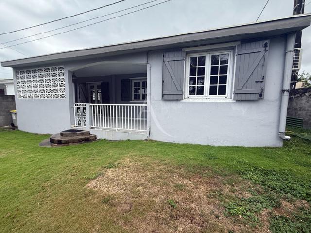 Maison de plain pied à Sainte Anne