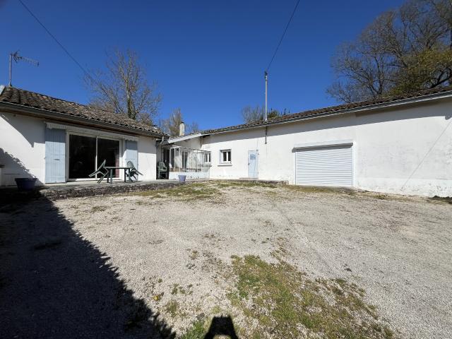 Maison de plain pied au calme 3mn de CUISERY