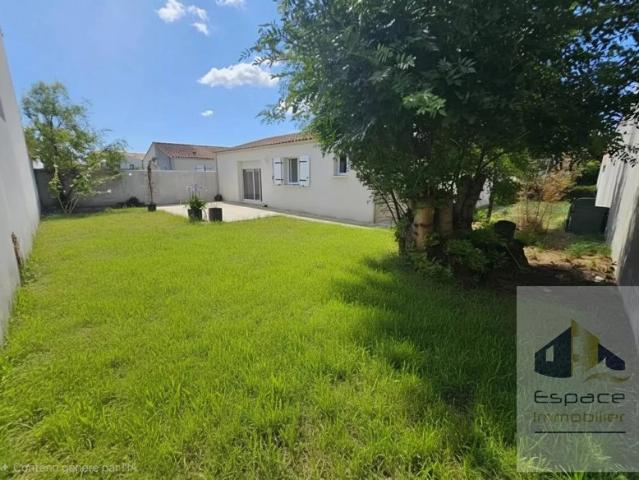 Maison de plain pied, au calme à ST Christophe