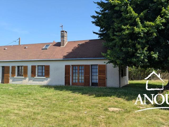 MAISON DE PLAIN PIED AU CALME AVEC BEAU TERRAIN