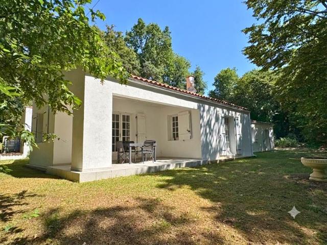 MAISON de plain pied au coeur des bois avec 4 chambres, gara