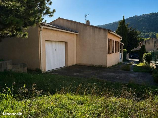 Maison de plain pied avec mezzanine et garage à vendre à la Penne sur Huveaune