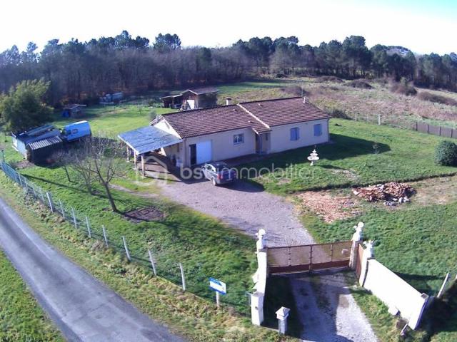 Maison de plain pied avec nombreuses dépendances sur plus de 3 900 m² – Chepniers