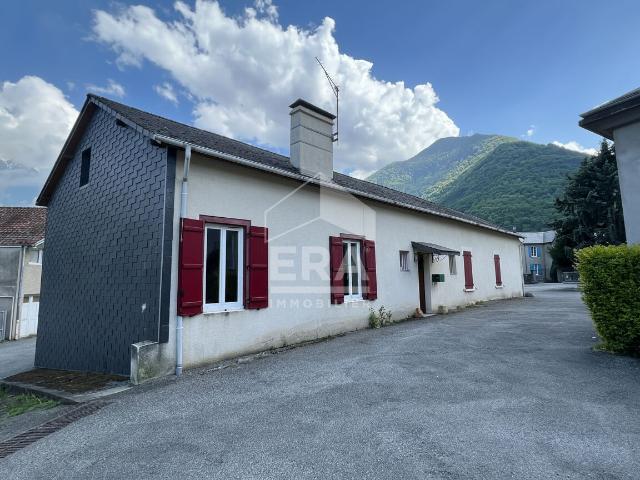 Maison de plain pied avec garage et 2 chambres à Pierrefitte Nestalas