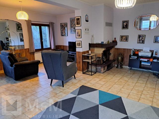 Maison de plain pied avec garages