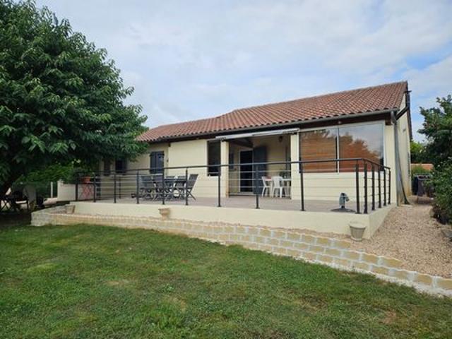 Maison de plain pied avec grand jardin  Bretenoux, quartier recherché