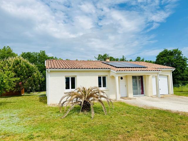 Maison de plain pied avec grand jardin dans un environnement. 80m² Hautefage la Tour