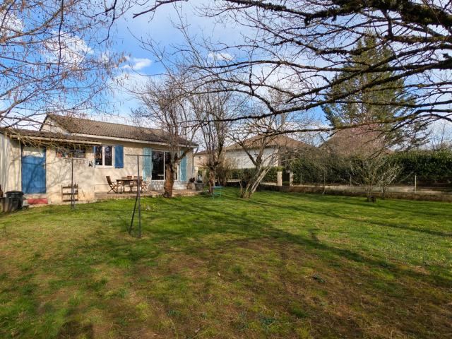 Maison de plain pied avec jardin