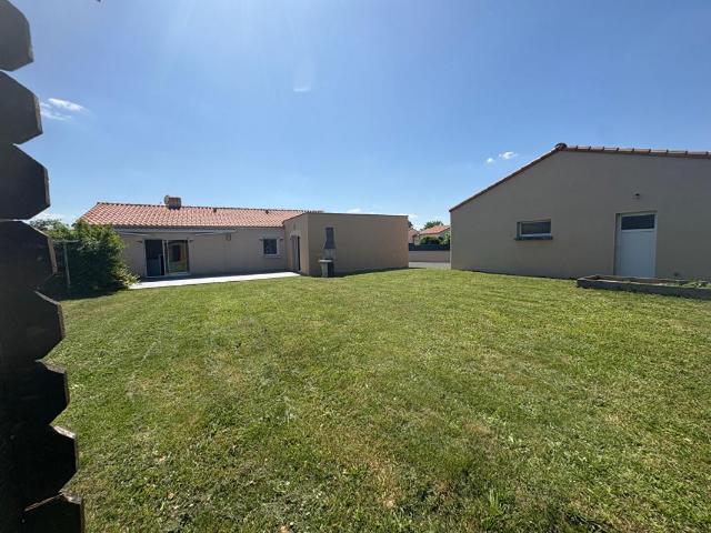 Maison de plain pied avec jardin