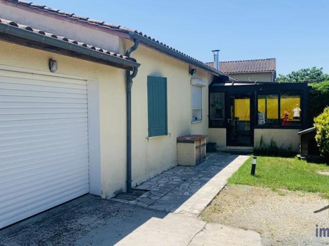 Maison de plain pied avec jardin clos et garage