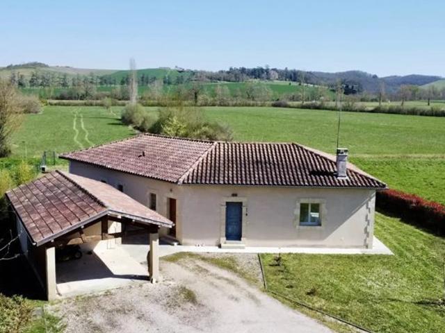 Maison de plain pied avec jardin et carport