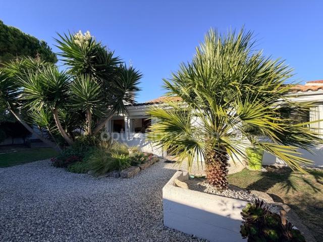 Maison de plain pied avec jardin et grand garage – Quartier. 114m² Saint Martin de Ré