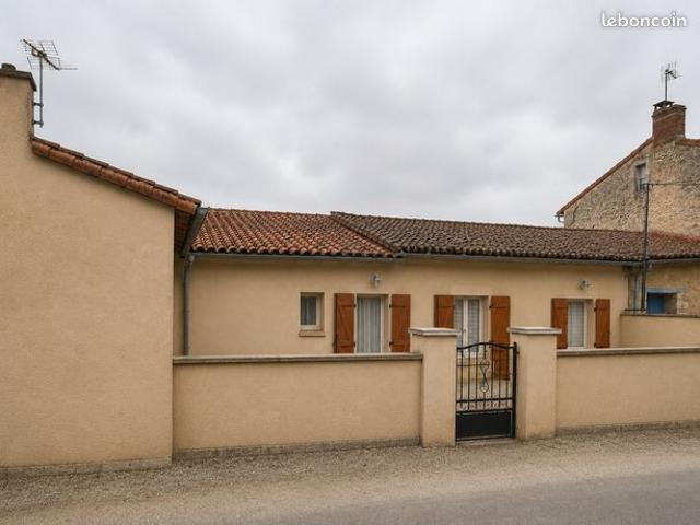Maison de plain pied avec jardin – Montreuil Bonnin – Opportunité patrimoniale