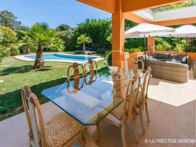 Maison de plain pied avec piscine