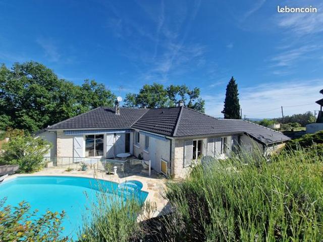 Maison de plain pied avec piscine