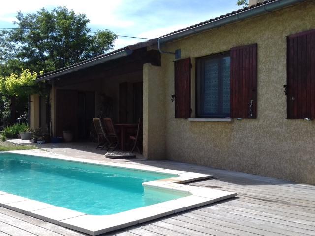 Maison de plain pied avec piscine