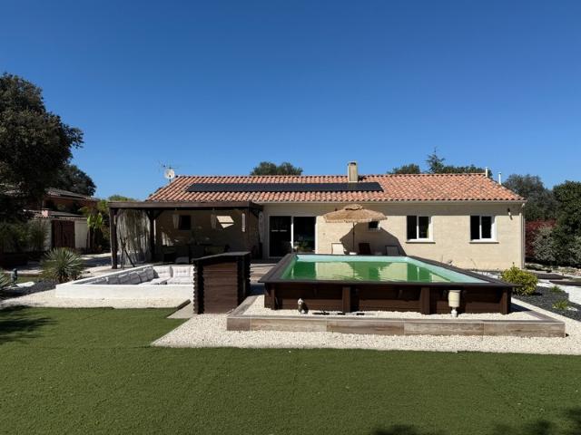 Maison de plain pied avec piscine à vendre 6 pièces 5 chambres QUISSAC 30 1100m2 de terrain