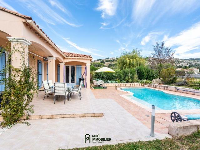 Maison de plain pied avec piscine à proximité du Pont du Gar. 113m² Remoulins