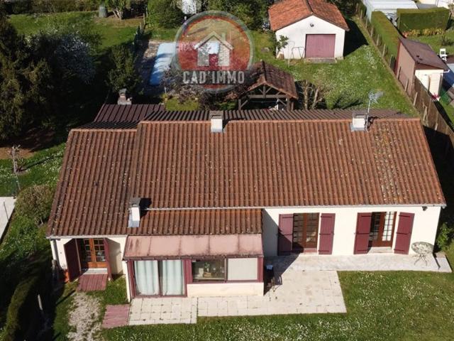MAISON DE PLAIN PIED AVEC PISCINE ET DEPENDANCE