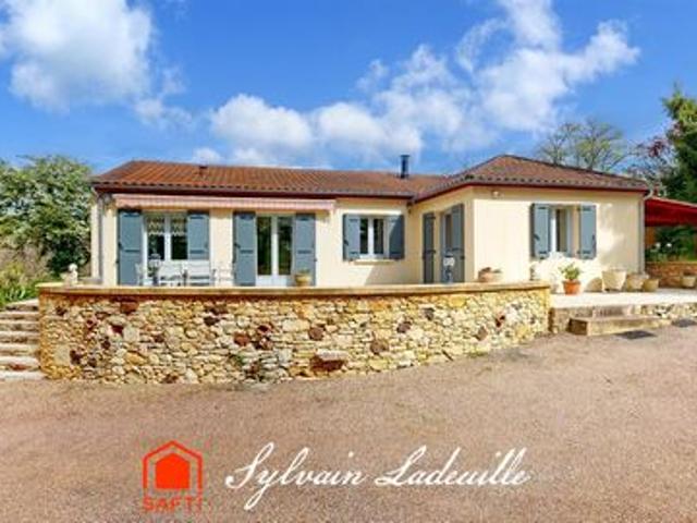 Maison de plain pied avec piscine et dépendance au cœur du Périgord Noir