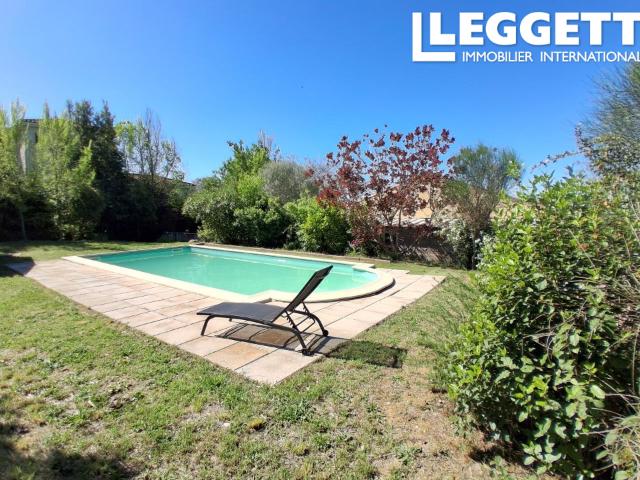 Maison de plain pied avec piscine et jardin paysager à 15mn de Pézenas