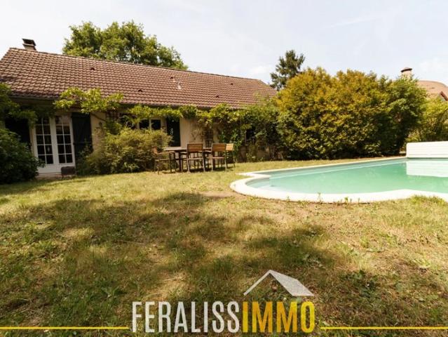 Maison de plain pied avec sous sol !