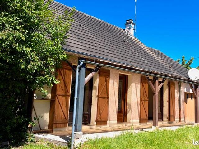 Maison de plain pied avec terrain excellente situation.