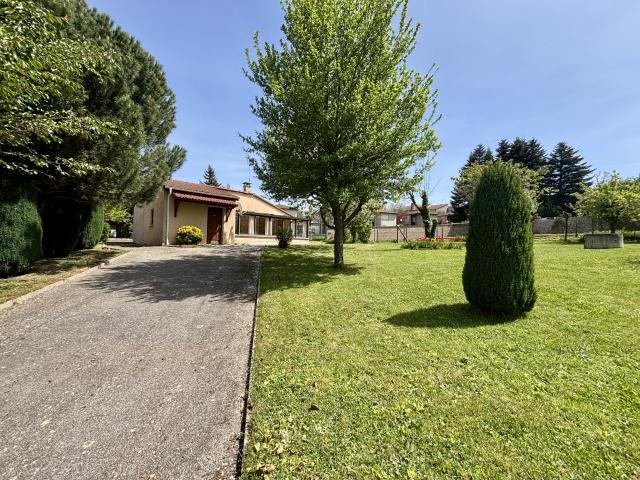 Maison de plain pied avec terrain proche du centre de Sainte Sigolène