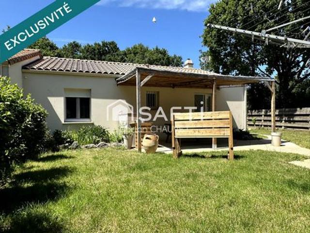 Maison de plain pied avec trois chambres proche des commodités