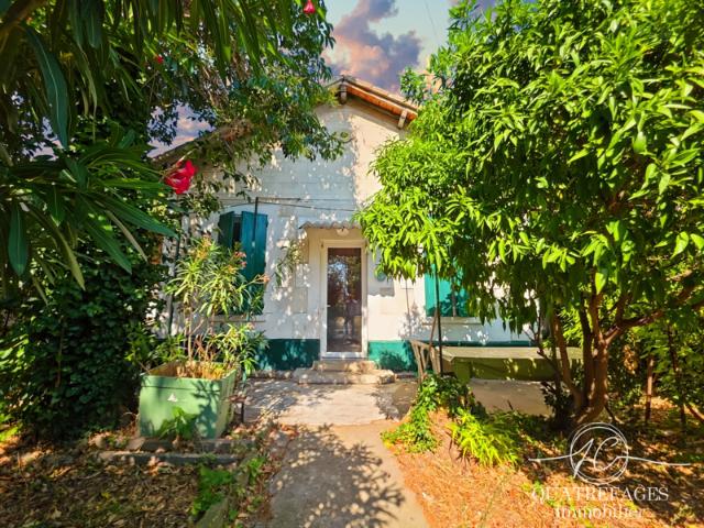 Maison de plain pied, avec un grand jardin
