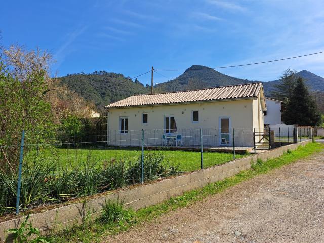 Maison de plain pied avec un jardin clos 93m² Quillan