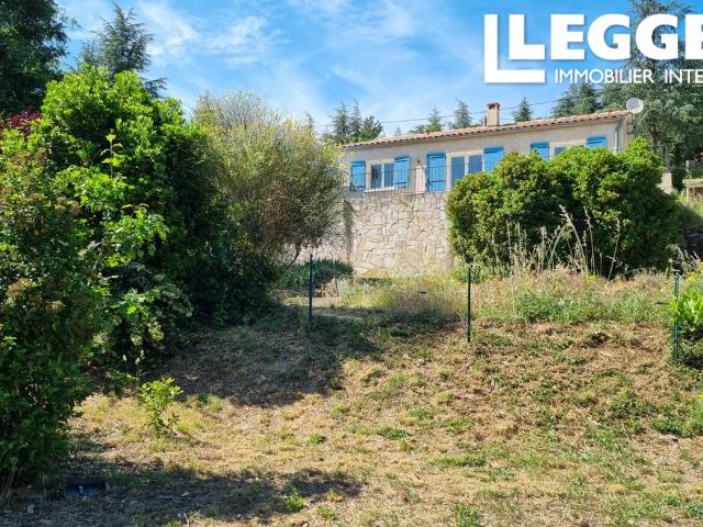 Maison de plain pied avec vue panoramique, jardin avec fruitiers et cadre naturel privilégié