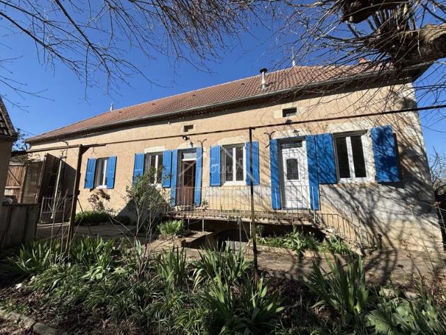 maison de plain pied avec 2 granges