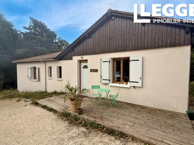 SOUS OFFRE Maison de plain pied avec 4 chambres et un beau terrain. Importants travaux structurels à prévoir